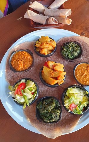 Salat, Kartoffeln, Spinat, Linsen & Kichererbsen at Hakuna Matata in Neu-ulm