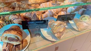 chocolate, strawberry and pistachio croissant  at Veganer Göing - Jakobistr in Hannover