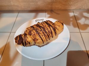 Schokocroissant mit Füllung at Veganer Göing - Jakobistr in Hannover