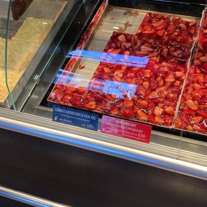 Strawberry cake. So nostalgic  at Veganer Göing - Jakobistr in Hannover