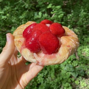 Strawberry Pudding Danish  at Veganer Göing - Jakobistr in Hannover
