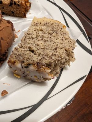 Lemon Poppy cake at Veganer Göing - Jakobistr in Hannover