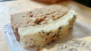 carrot cake  at Veganer Göing - Jakobistr in Hannover