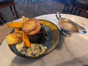 Sunday roast at LD's Kitchen - The Black Heart in North West London