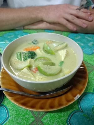 Green curry tofu vegan at Kiwi Orchid in Ranong