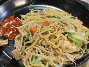Hokkien mee at Seva Cafe in Central Singapore