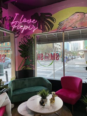 Seating  at Papi Smash Burger in Orlando