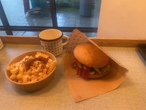 Bacon Burger & Garlic Fries   at Swing Kitchen in Munich
