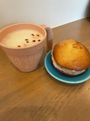Sakura latte and Sakura-an butter sandwich   at Cafe Stand Blossom in Kamakura