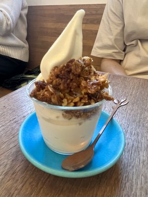 Vegan soft serve with granola  at Cafe Stand Blossom in Kamakura