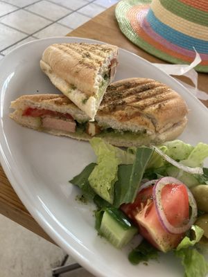 veganes getoastetes Sandwich  at Tant Anci och Froken Sara in Sundsvall