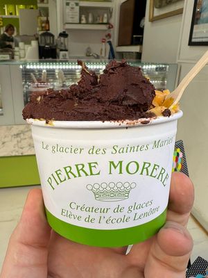 Vegan chocolate sorbet   at Le Glacier des Saintes Maries in Saintes-maries-de-la-mer