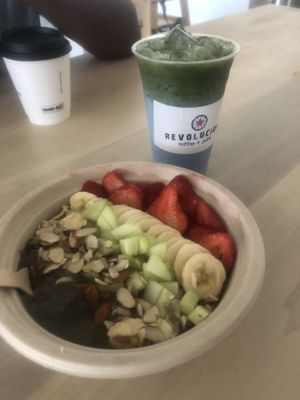 Green açaí bowl and matcha latte  at Revolucion Coffee and Juice in San Antonio