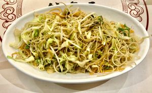 Rice noodle with veg   at Dim Sum House in Bologna