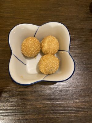 Sesame balls  at Hiro in Buxheim