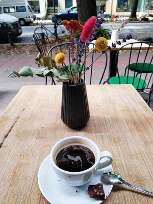 Beautiful café! Very good organic coffee , best " Franzbrötchen" and absolutely delicious Macaron ! All vegan+ organic. Top!  at ima vegan  in Hamburg