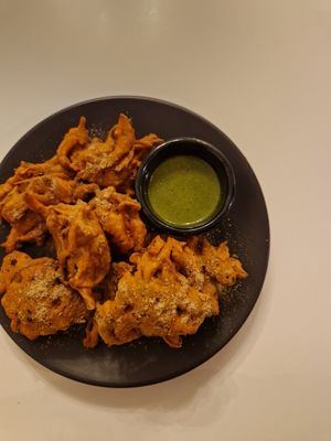 Onion pakora and dip (vegan) at INDelicious Bistro in Prague