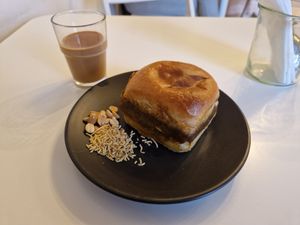 Kacchi dabeli and masala chai (vegetarian, not vegan) at INDelicious Bistro in Prague