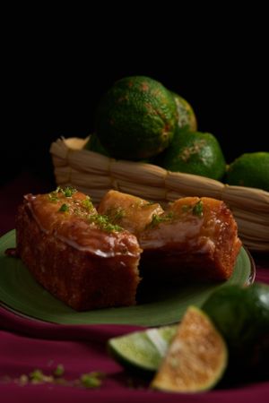 Cake de cítricos y amapola at Momentum in Cali