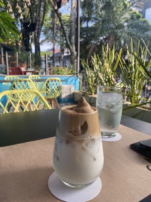 Dalgona café   at Momentum in Cali