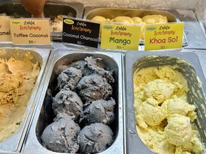 Marked vegan flavours   at Lahla Ice Cream Khao Soi in Chiang Mai