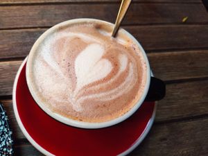 Chocolate con leche de almendras at Macoco in Montevideo