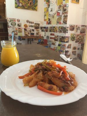 Cabbage rolls with Vegetables  at El Shamuskiao in Havana
