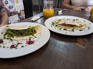 Taco y quesadilla at El Shamuskiao in Havana