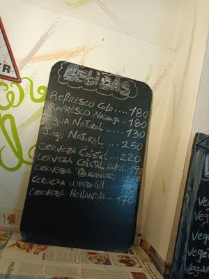 Drinks at El Shamuskiao in Havana