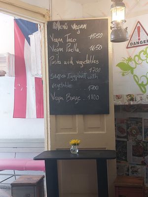 Menu do dia at El Shamuskiao in Havana