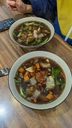 Herbal mushroom soup noodles at Ci Hong Vegetarian 慈鴻素食 in New Taipei City