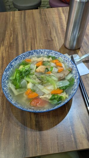 Veg noodles at Ci Hong Vegetarian 慈鴻素食 in New Taipei City