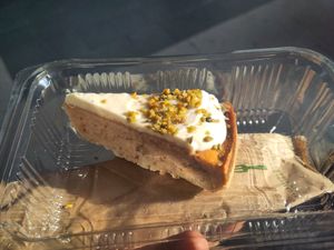 Tartă vegana banane și nucă at So! Coffee in Bucharest