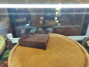 Chocolate and raspberry cake at Veshta in Bankya