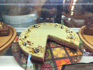 raspberry and mint cake at Veshta in Bankya