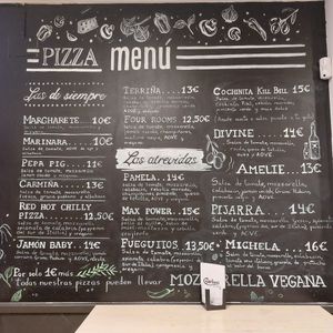 Las pizzas vegetales son Terriña y Michela, para que sean veganas hay que solicitar Mozarella Vegana. at Gorlomi Pizza in Pontevedra