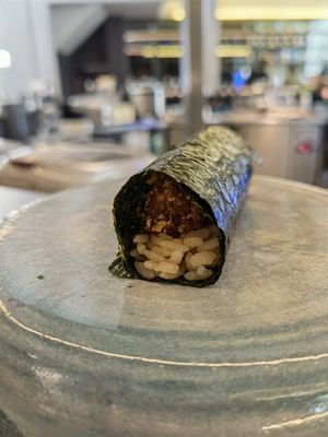 Panko fried eggplant, miso mayo and sesame seeds. There was great flavour and crunchiness from the fried sesame seeds.  I think this handroll will be the favourite of the current s at RAPPU Handroll Bar in Central Singapore
