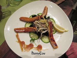 Ensalada del mar (teriyaki tofu on a bed of seaweed and algaue salad) at Bistro Bardot in Berlin