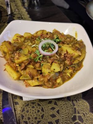 Bombay Aloo at Taj Mahal in Sint-pieters-leeuw