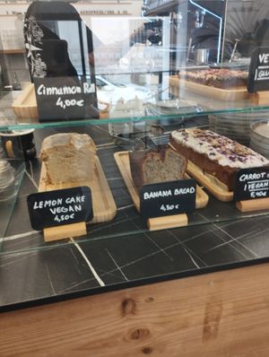 Vegan cakes hère too not all at Mistral Coffee House in Mallorca