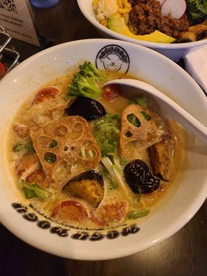  at Mogumogu in Los Angeles