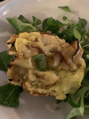 Crostini with ceci   at Pinzimonio in L Aquila