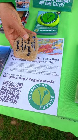 vegans for future infostand at Die MonRo Ranch - Der Lebenshof in Moenchengladbach