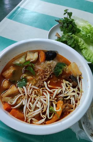 Khao soi at Chepa Phon Phan Restaurant - ຮ້ານອາຫານເຈປ້າພອນພັນ in Luang Prabang