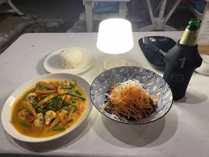 Curry and seaweed salad   at Coco Locco in Koh Phangan