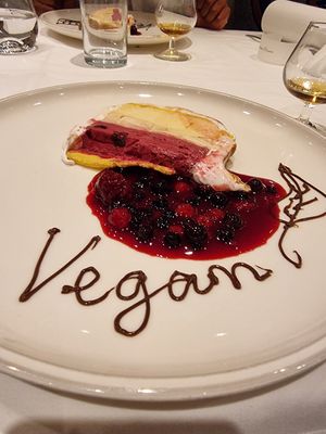 Farewell cake at Vegan Travel - Vegan Cruises & Tours in Muenster