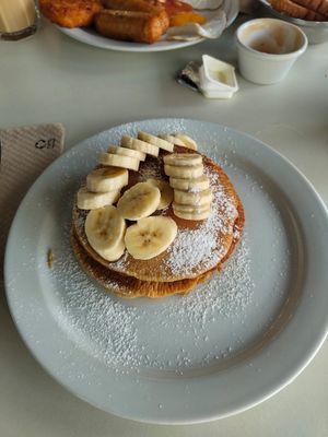 Vegan pancakes with banana at The Brunch Box in Benidorm