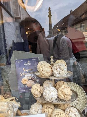 Vegane schneeballen at Backerei Striffler in Rothenburg Ob Der Tauber