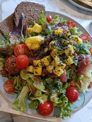Veganer Salat at LUCKY in Moenchengladbach