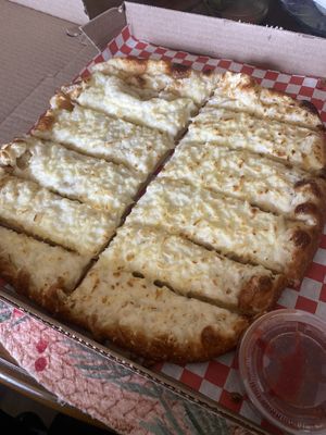 Generous Portion of Cheesy Bread - Lunch/Dinnerr #Veganuary at Pizza Twist in Modesto